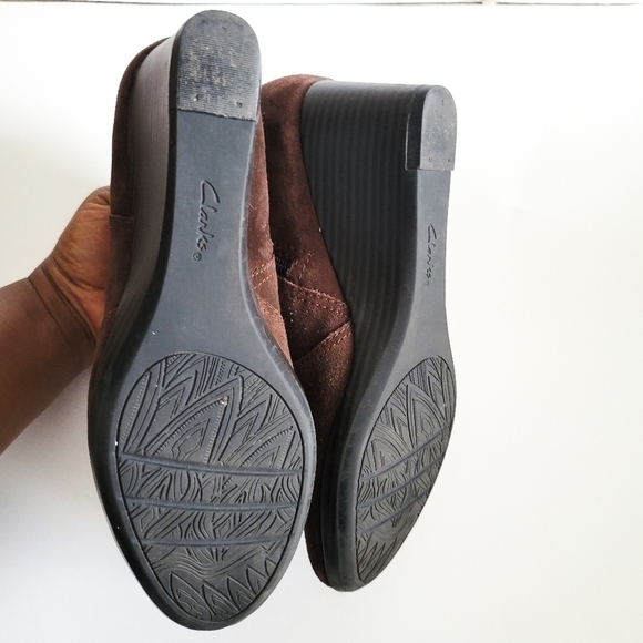 Clarks brown wedged booties - Picture 6 of 14